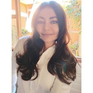 Meet your Posher, Carmen elena